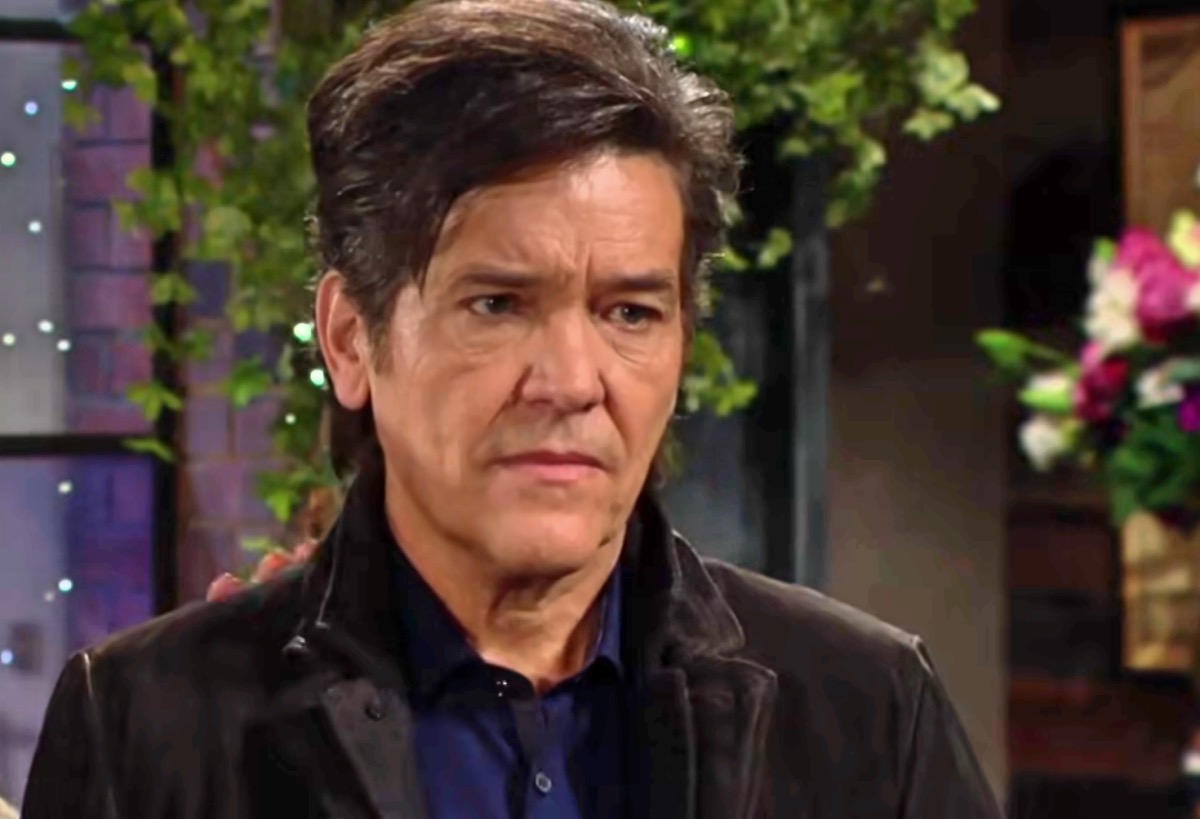 Y&R Spoilers: New Love Interest For Phyllis Could Break Her Curse